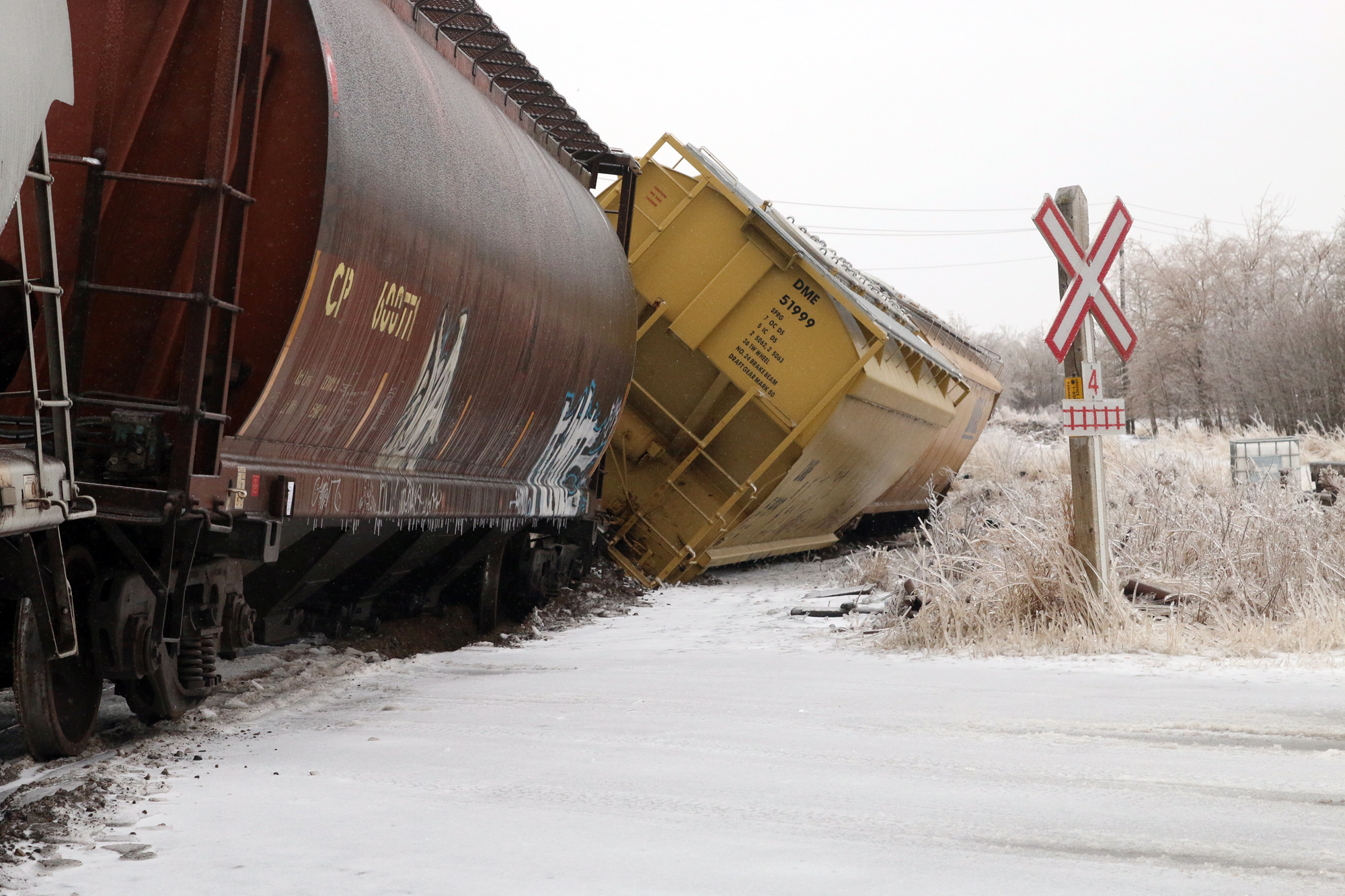 CP cars jump the tracks in Thunder Bay (Photos) - Sudbury.com